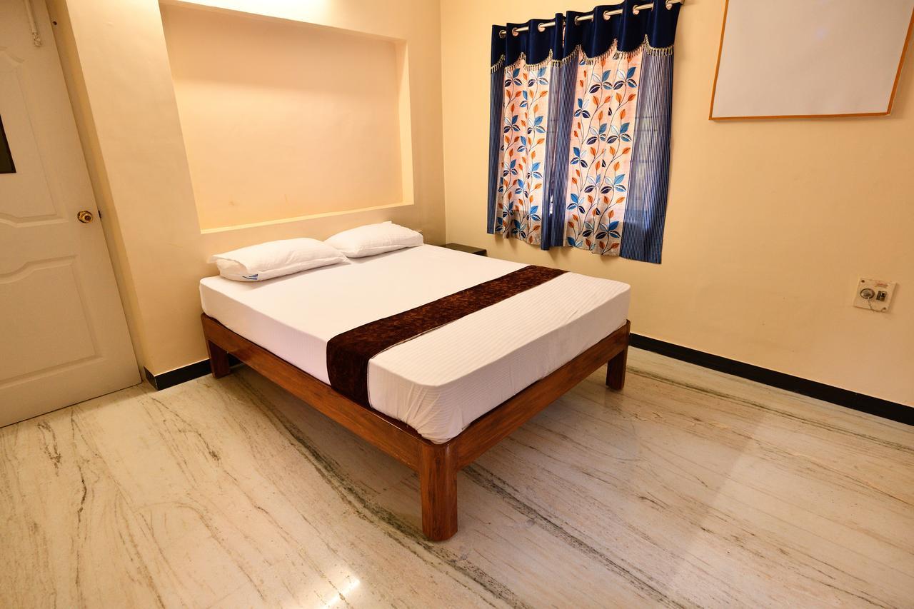 Sri Ranga Krupa Hotel Tiruchirappalli Exterior foto