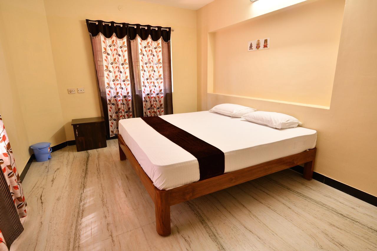 Sri Ranga Krupa Hotel Tiruchirappalli Exterior foto