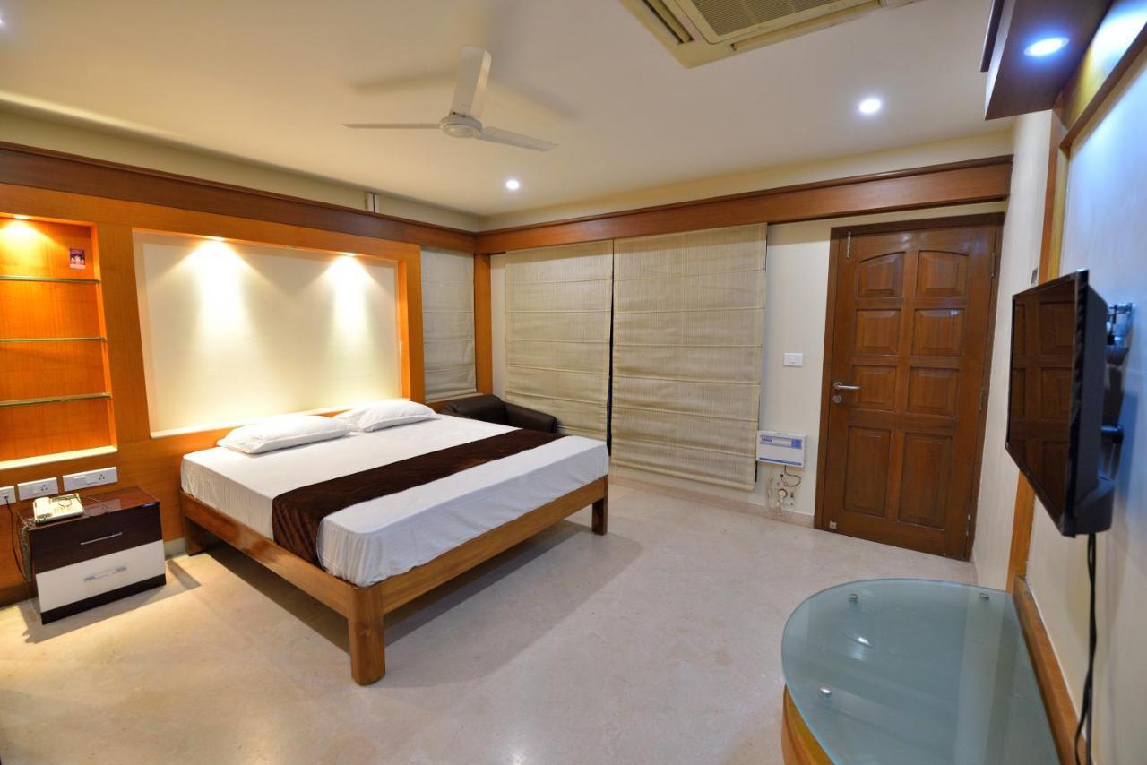 Sri Ranga Krupa Hotel Tiruchirappalli Exterior foto